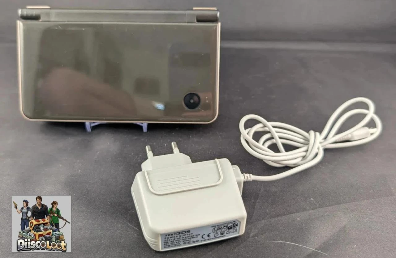 Nintendo DSi XL Beige + Chargeur